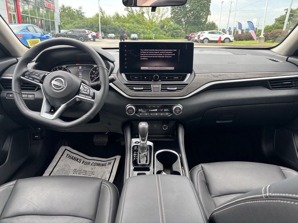 Used 2025 Silver Nissan 2.5 SL image 27