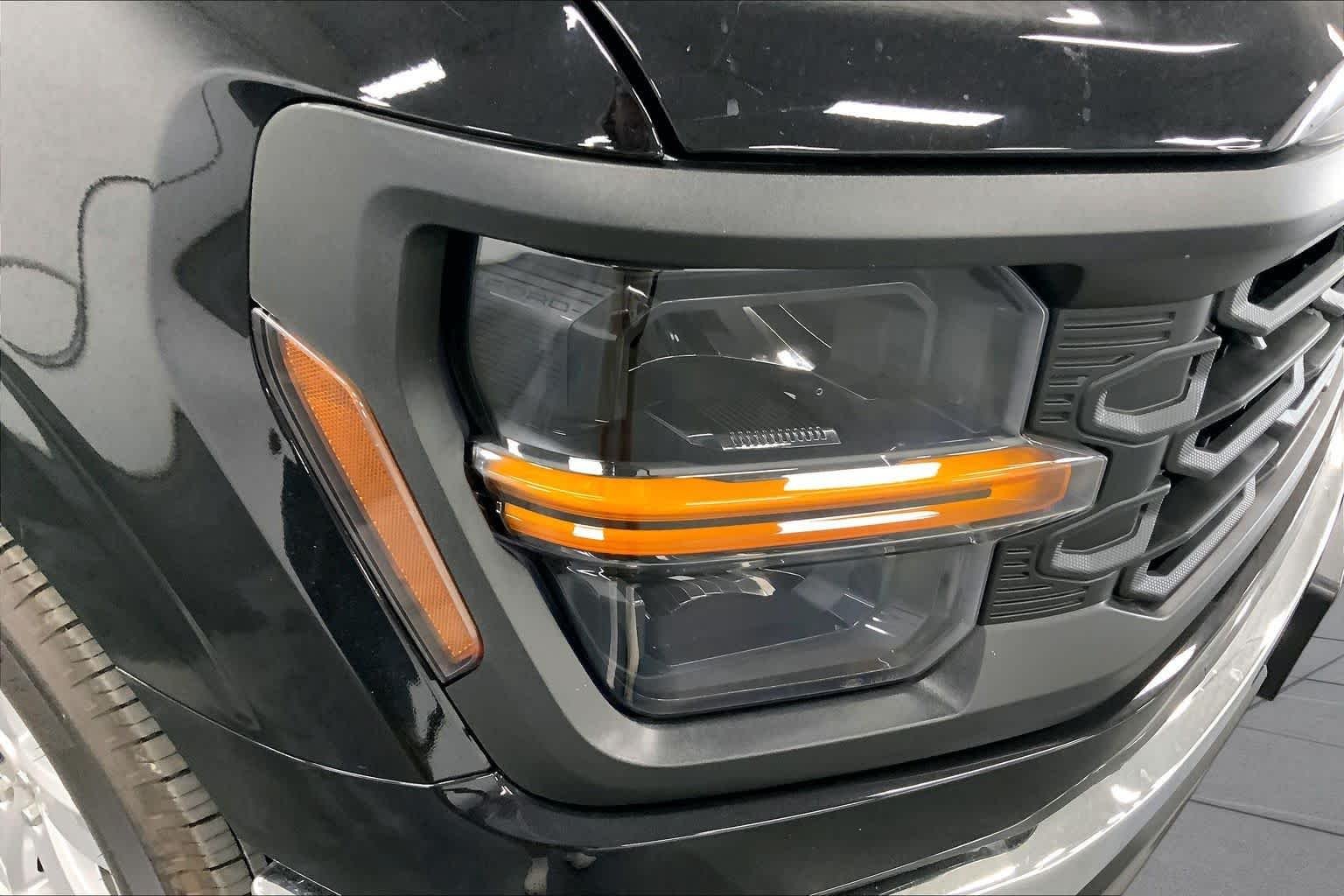New 2026 Agate Black Metallic Ford XL image 13