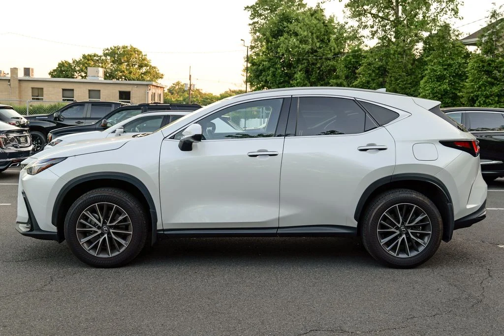 Used 2024 Eminent White Pearl Lexus 350 Base image 4