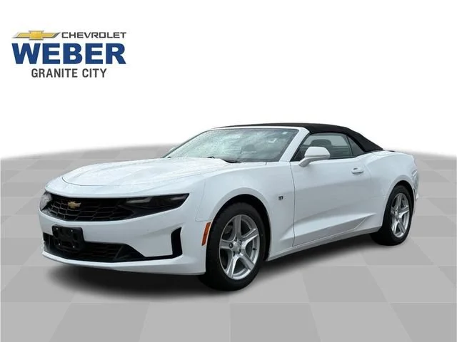 Used 2023 Summit White Chevrolet 1LT image 1