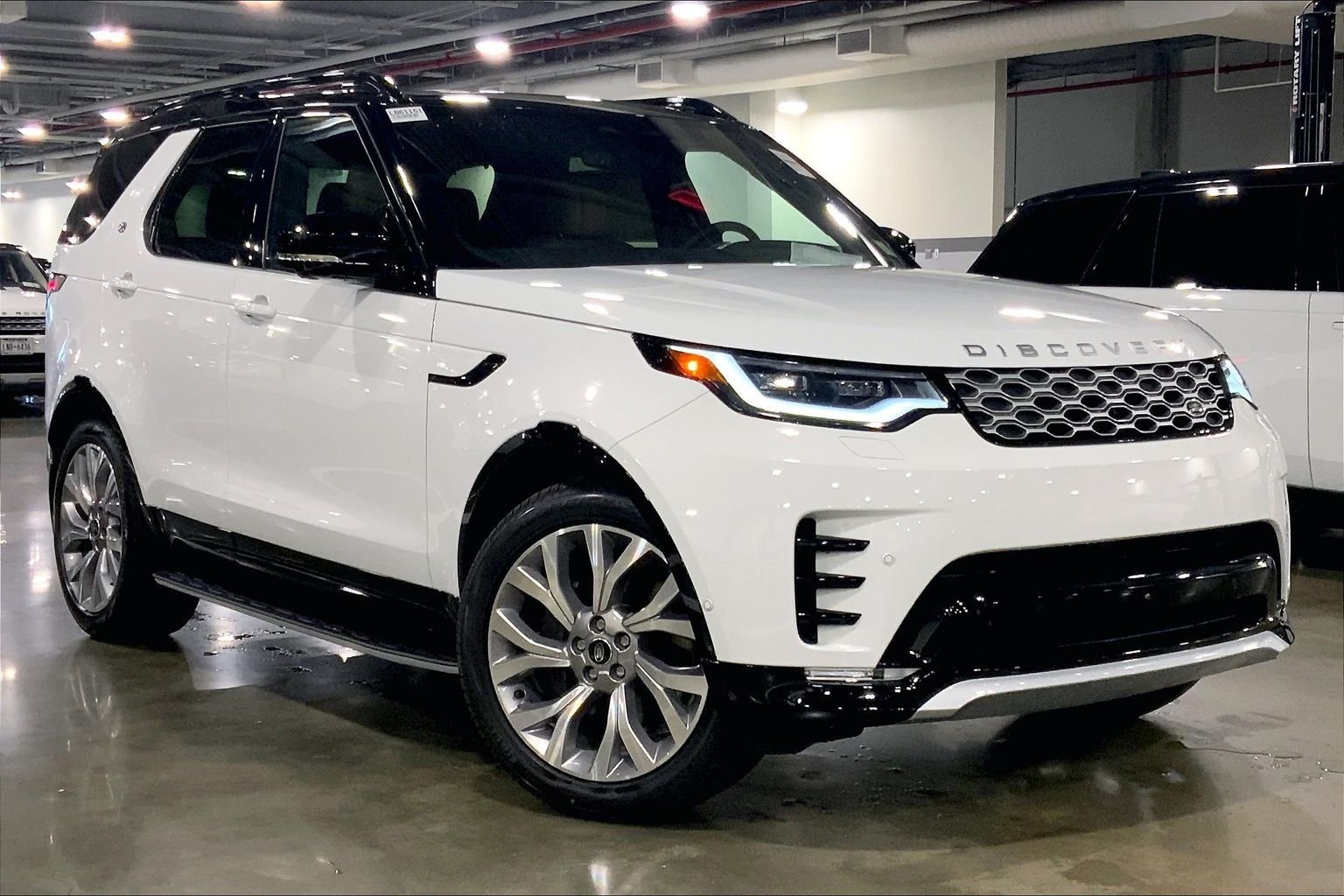 New 2026 Fuji White Land Rover Gemini Edition image 2