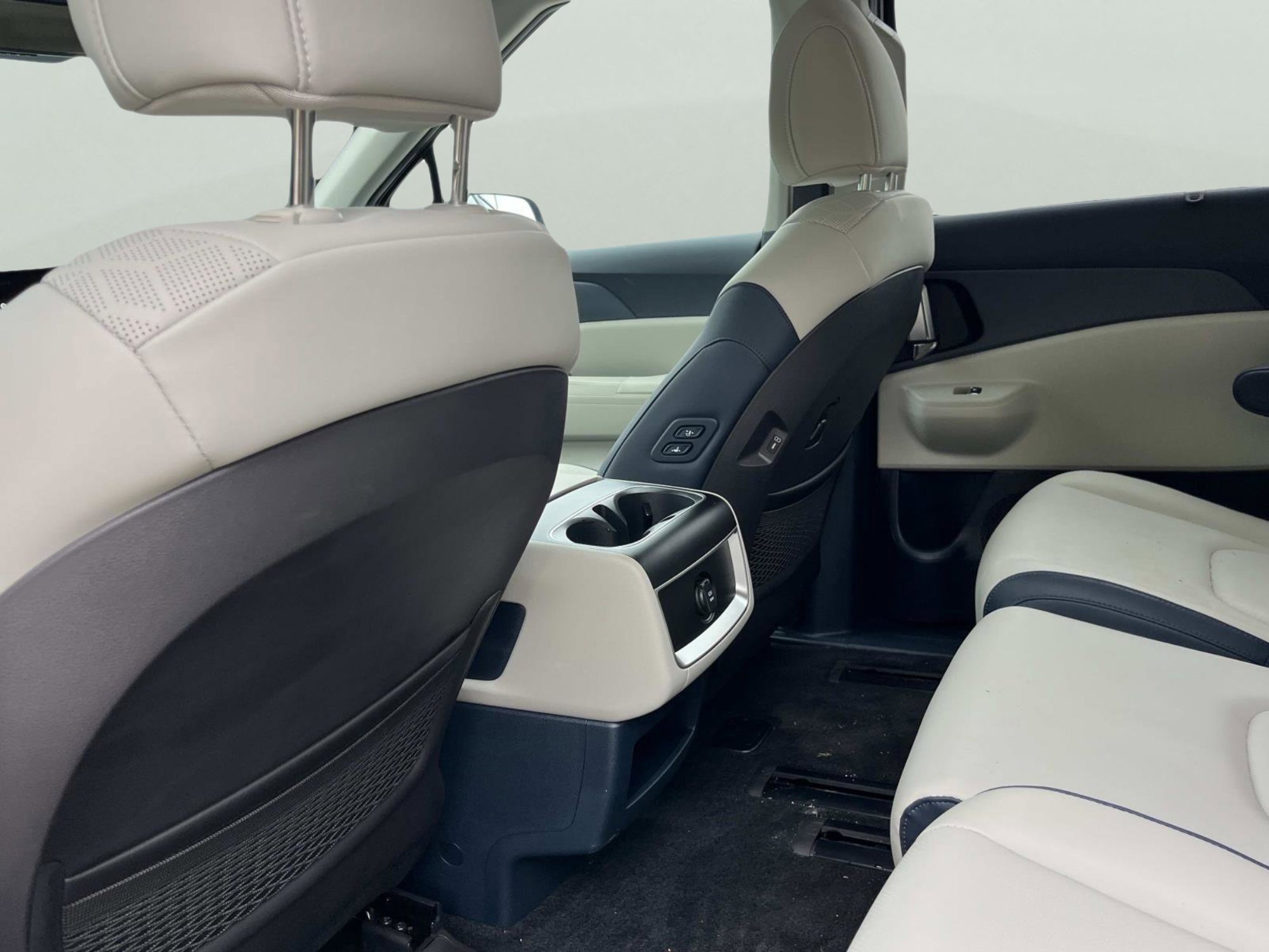 2026 Kia Carnival EX - Photo 22