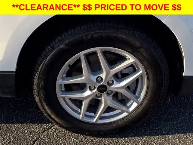 Used 2024 White Ford SEL image 33