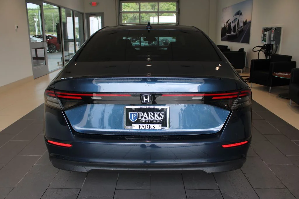 Used 2024 Canyon River Blue Metallic Honda EX image 27