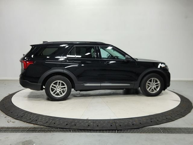 Used 2025 Black Ford Active image 9