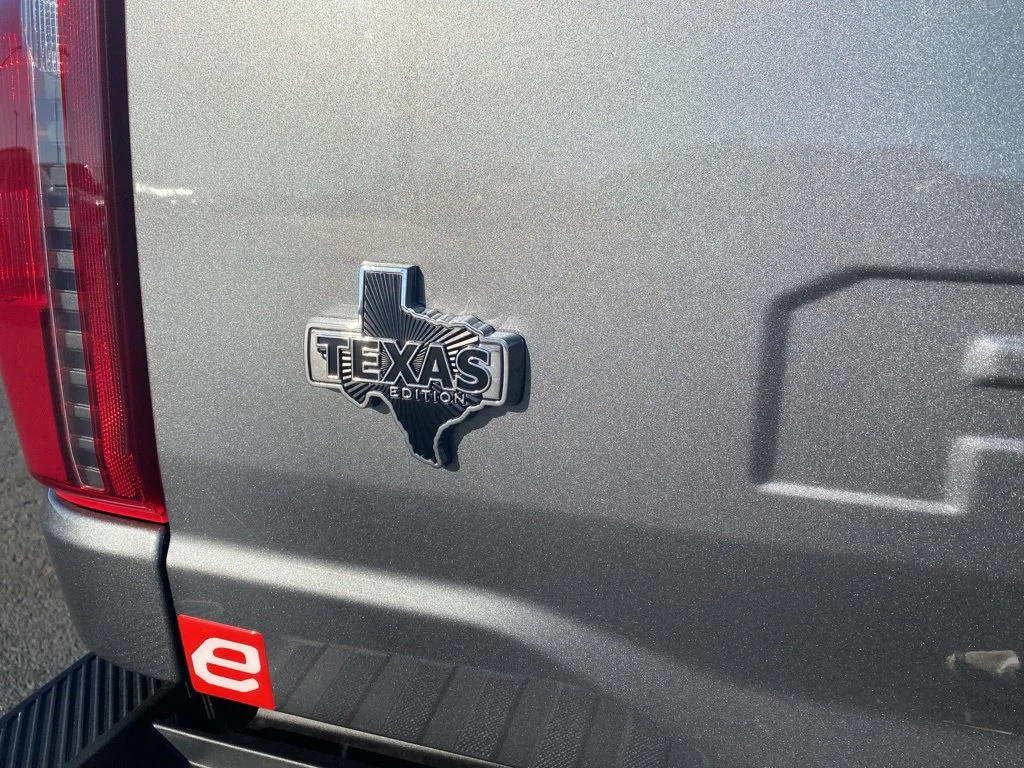 New 2026 Carbonized Gray Metallic Ford XLT image 46