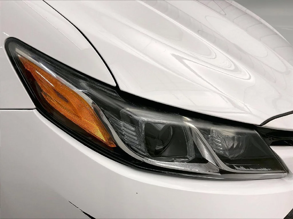 Certified Used 2018 White Toyota LE image 33