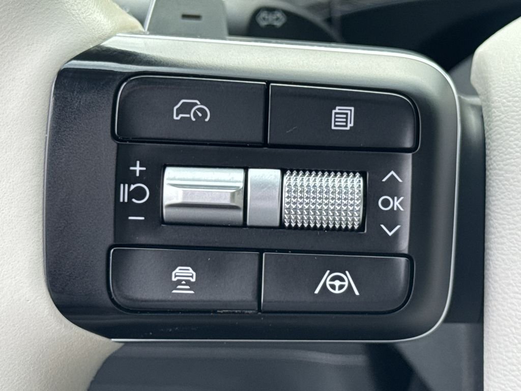 Used 2024 Silver Hyundai Calligraphy image 25