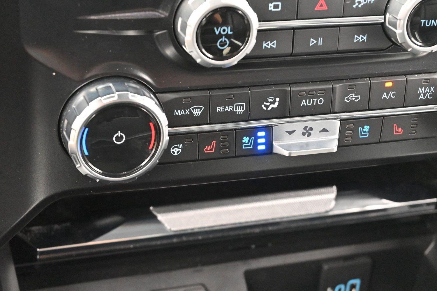 Used 2025 White Ford XL image 21