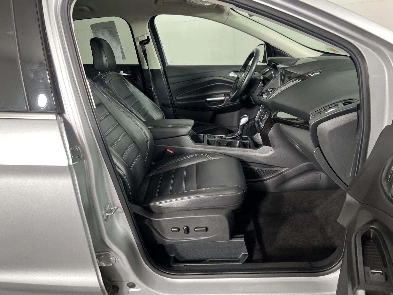 Used 2019 Ingot Silver Ford Titanium image 8