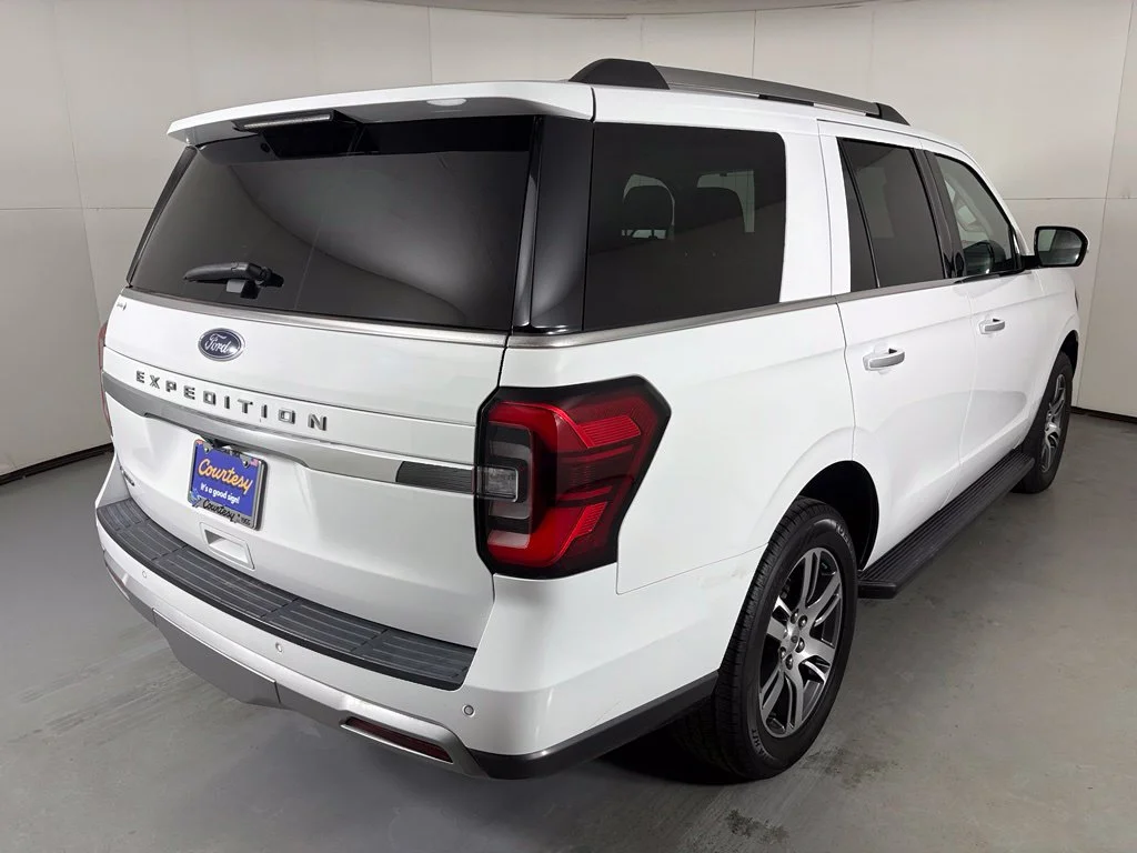 Used 2024 White Ford Limited image 8