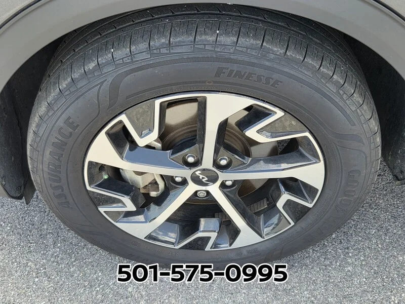 Used 2024 Gray KIA EX image 8