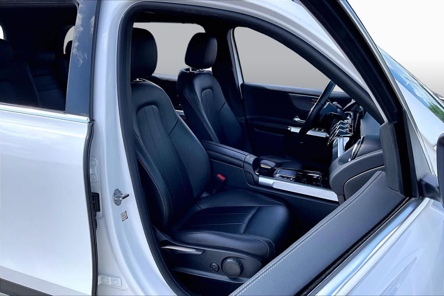 Pre-Owned 2022 Mercedes-Benz GLB 250