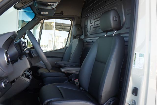 New 2025 Pebble Gray Mercedes-Benz Cargo 144 WB image 18