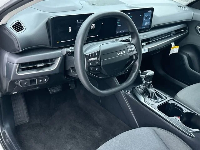 Used 2025 White Kia LXS image 7