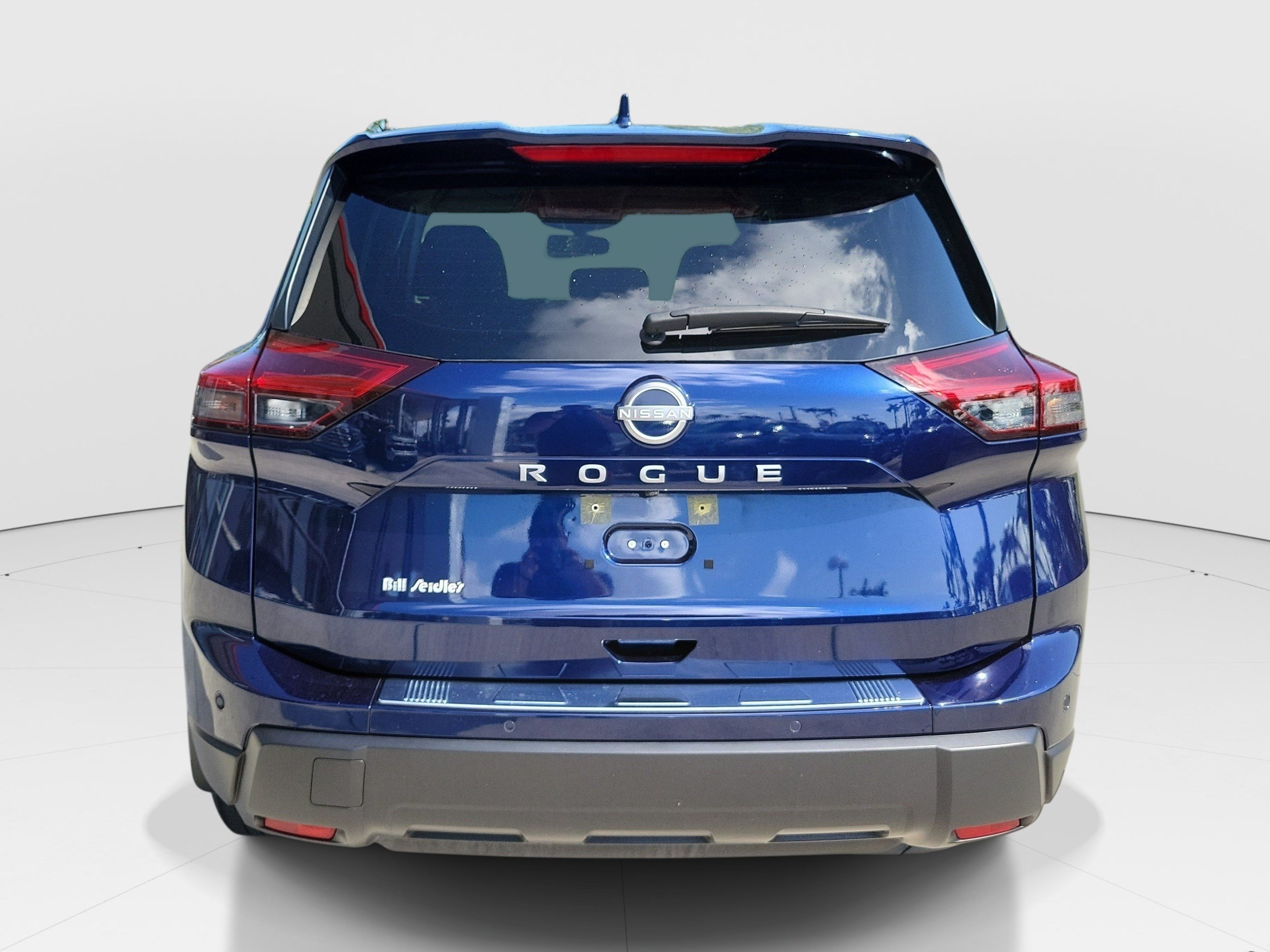 Used 2025 Deep Ocean Blue Pearl Nissan SV image 6