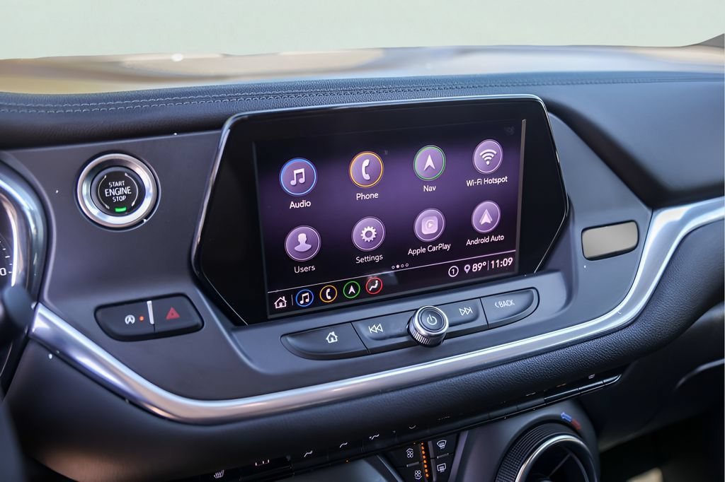 Used 2020 SUMMIT WHITE Chevrolet LT image 19