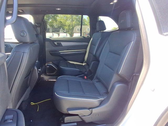 New 2026 Iridescent White Tricoat Buick Sport Touring image 19