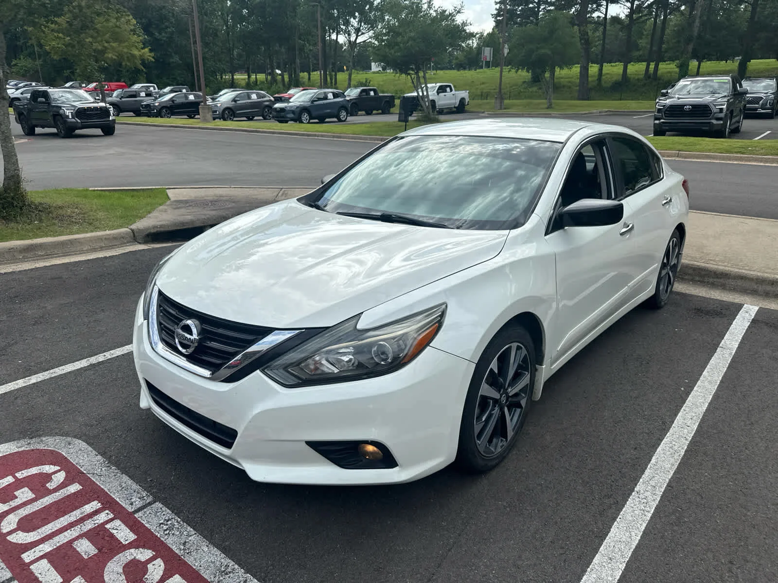 Used 2017 Nissan Altima SR with VIN 1N4AL3AP8HN305341 for sale in Joplin, MO