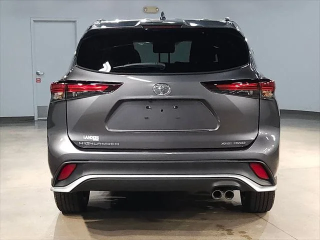 Certified Used 2025 MAGNETIC GRAY MET. Toyota  image 6