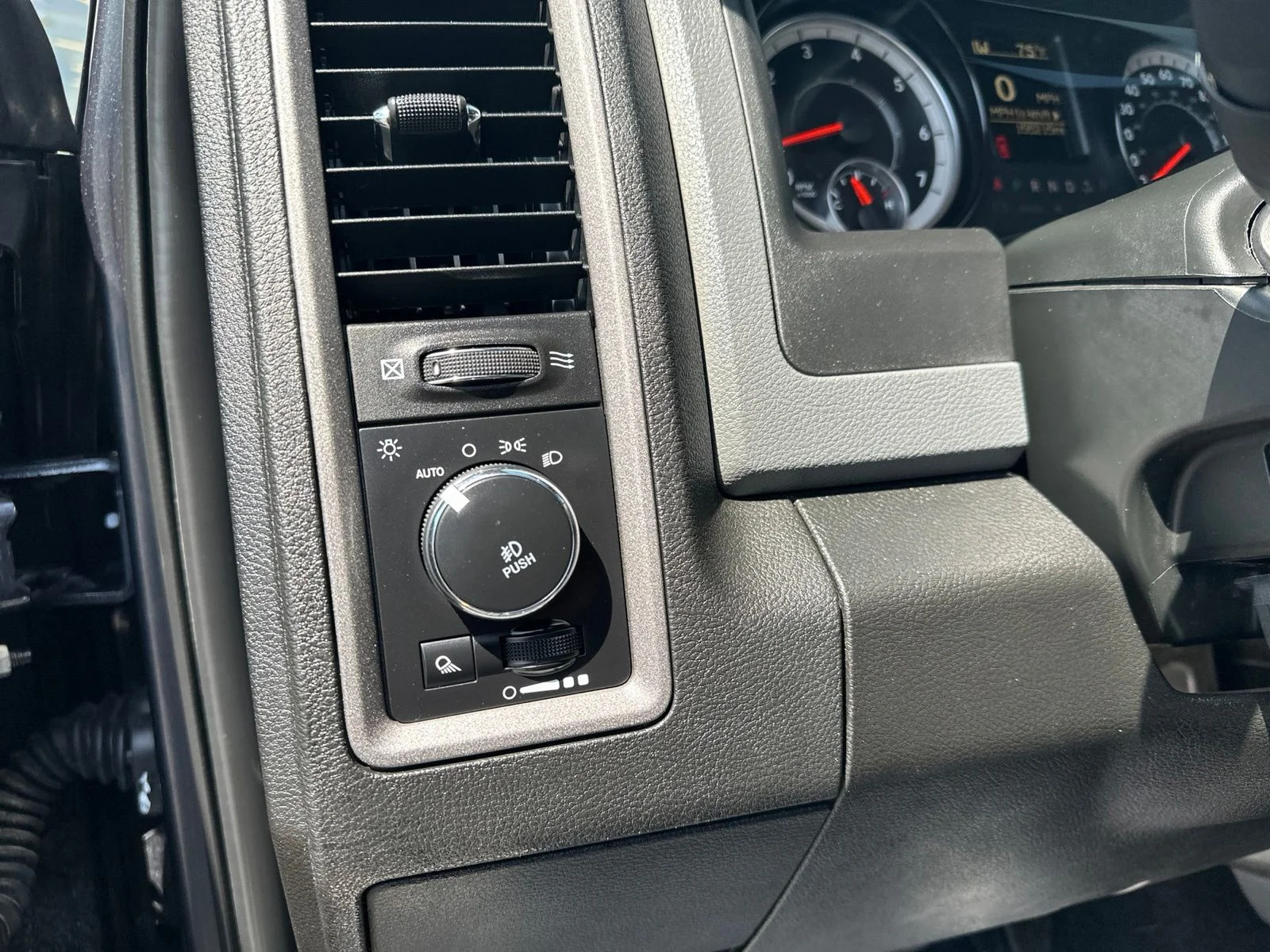 Used 2019 Gray Ram Express image 16