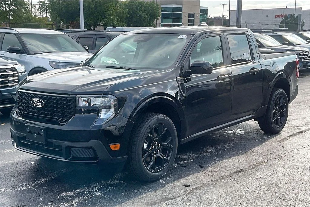 New 2026 Shadow Black Ford XLT image 11