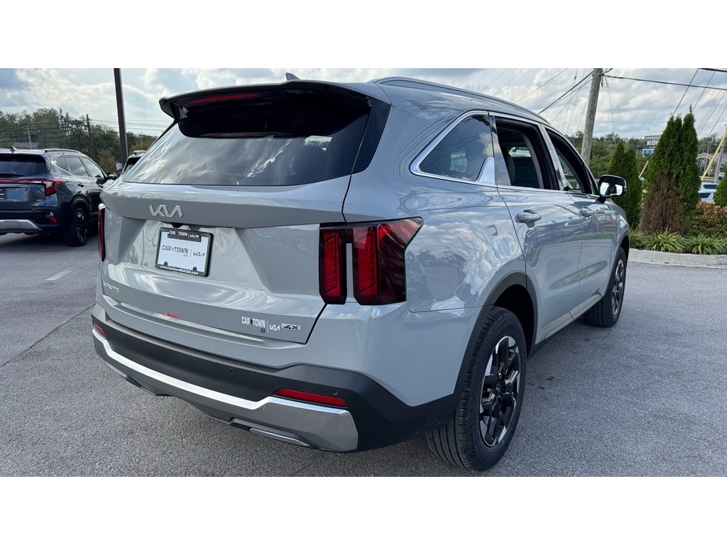 2026 Kia Sorento S photo 2