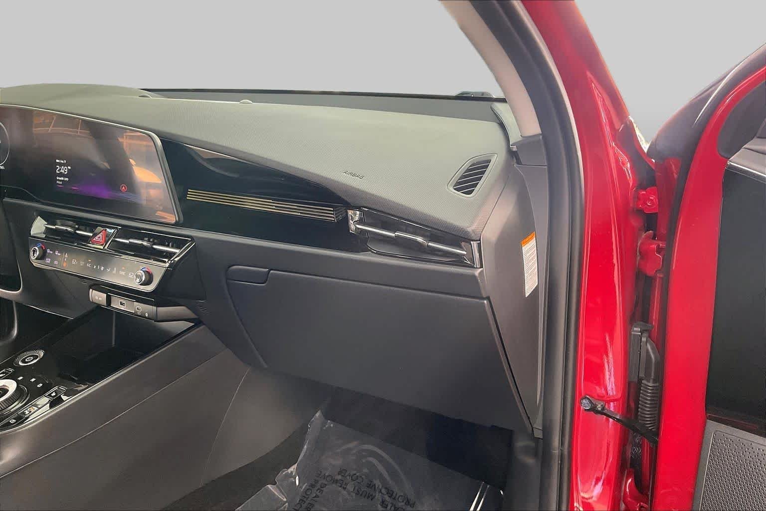 Used 2023 Runway Red Kia Wind image 18