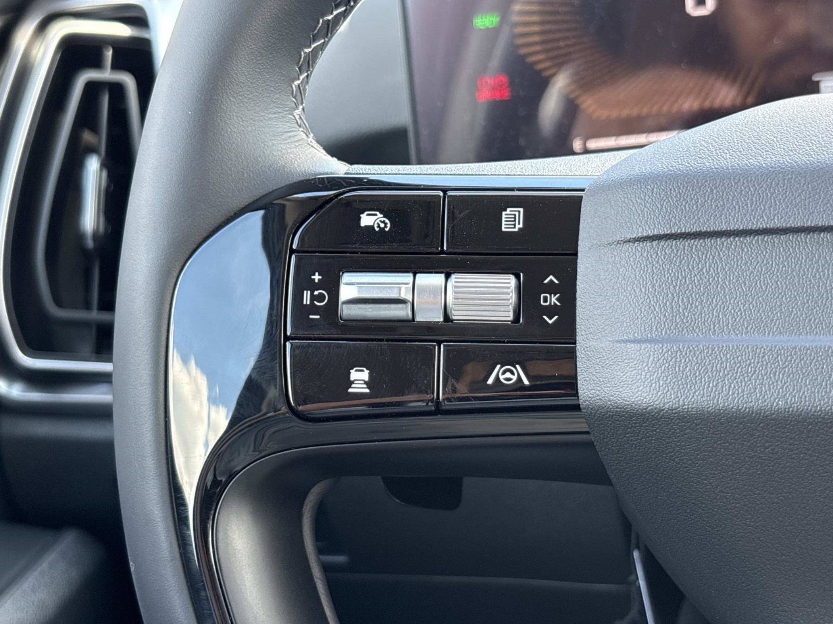 New 2026 Aurora Black Pearl Kia EX image 21