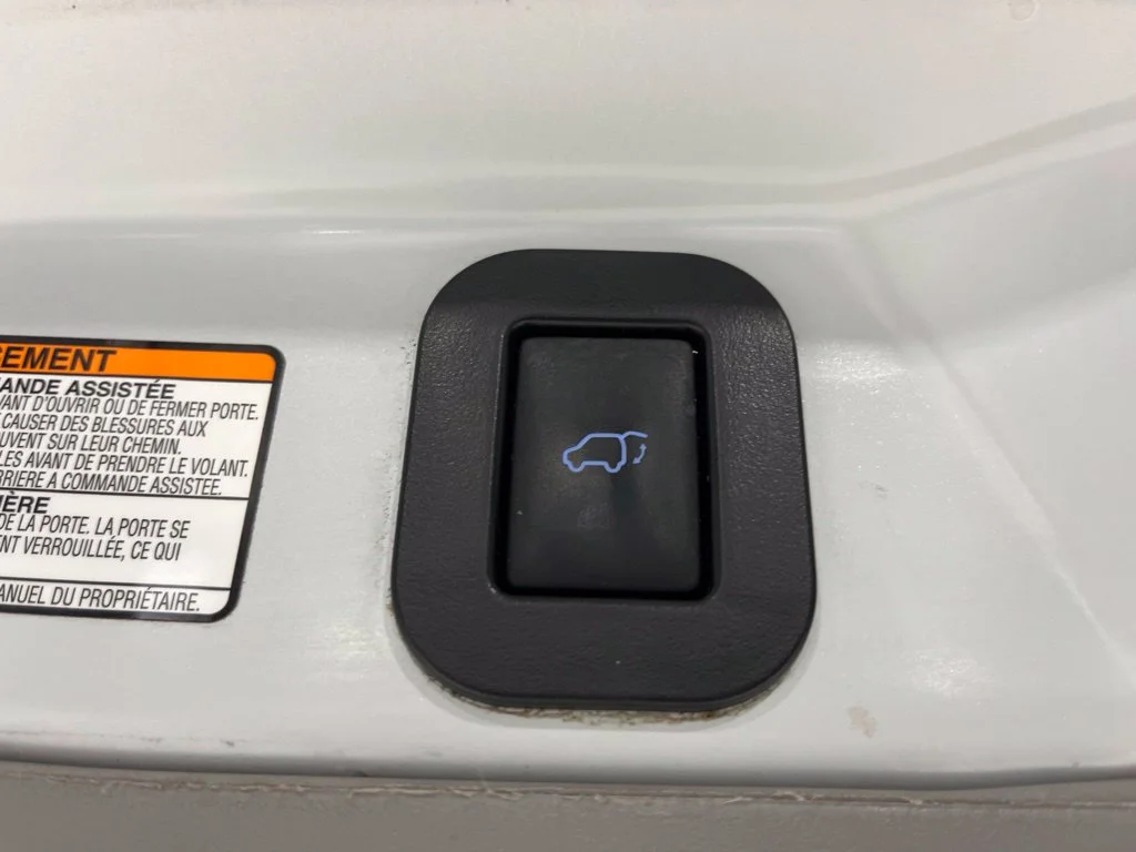 Used 2018 Blizzard Pearl Toyota XLE image 37