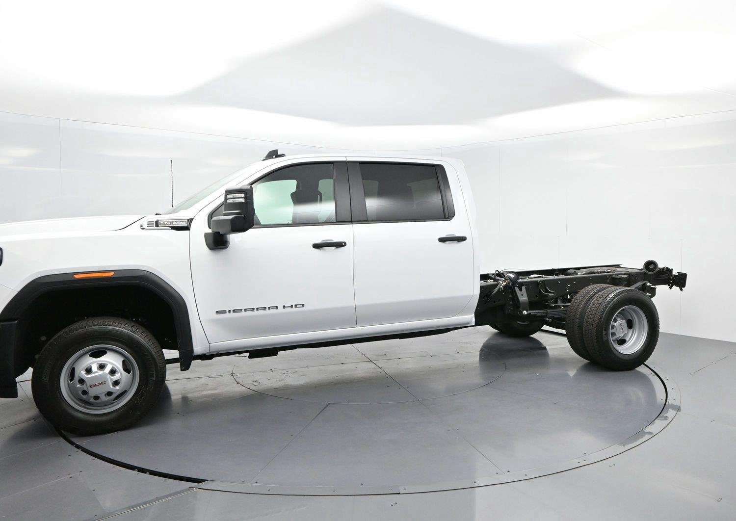 Used 2026 Summit White GMC Pro image 4