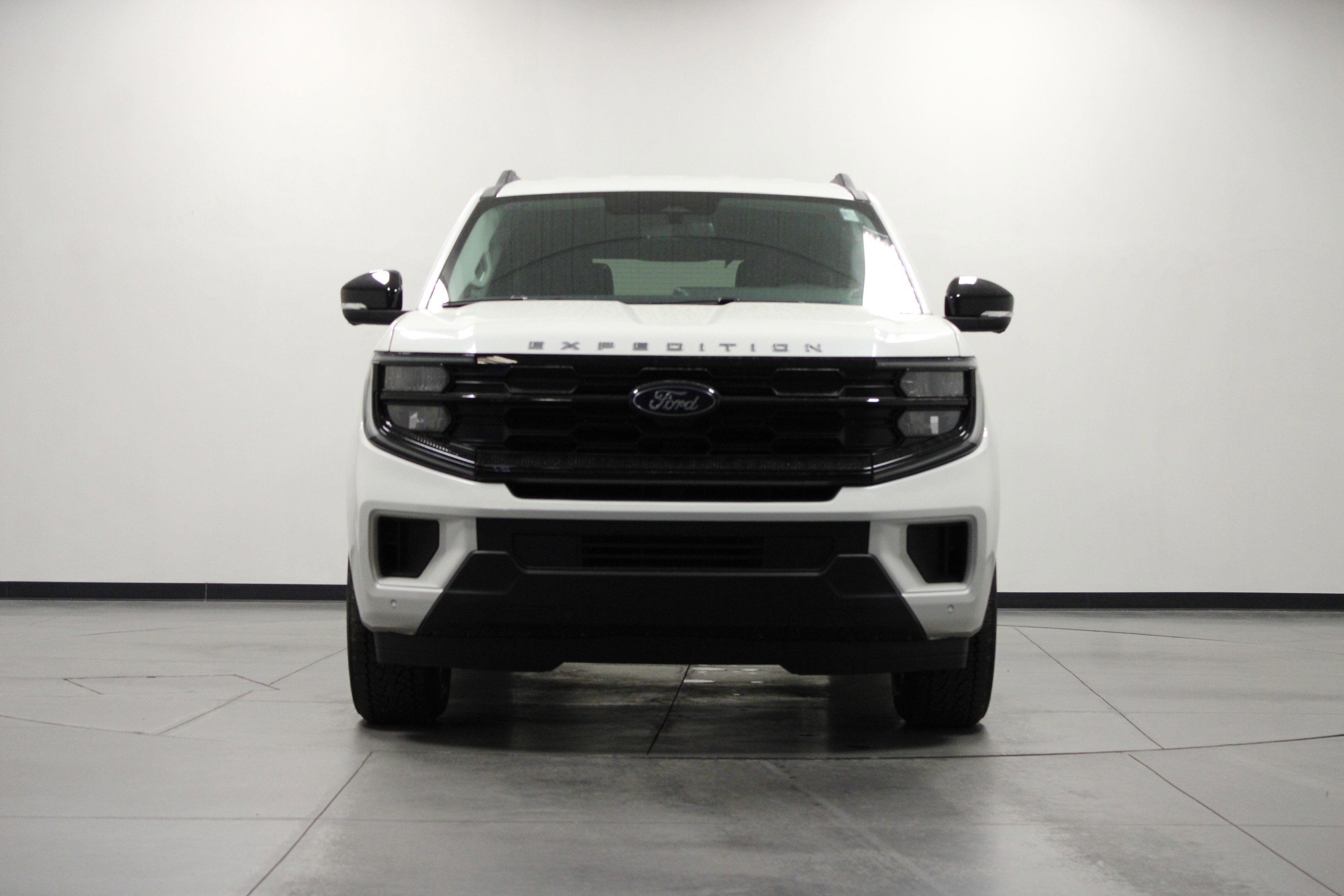 New 2026 Star White Metallic Tri-Coat Ford Active image 9