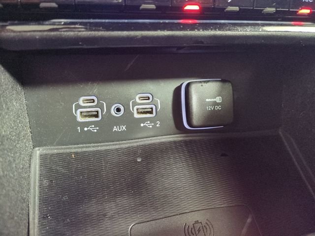 Certified Used 2022 White Jeep Overland image 29