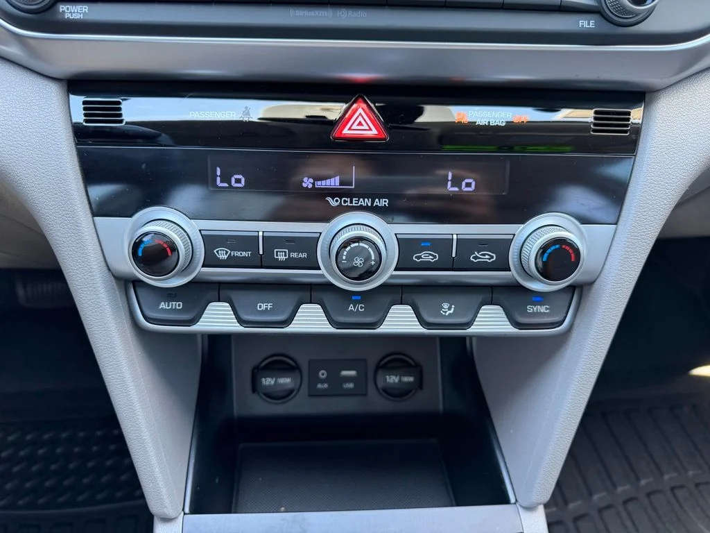 Used 2020 Fluid Metal Hyundai Value Edition image 22