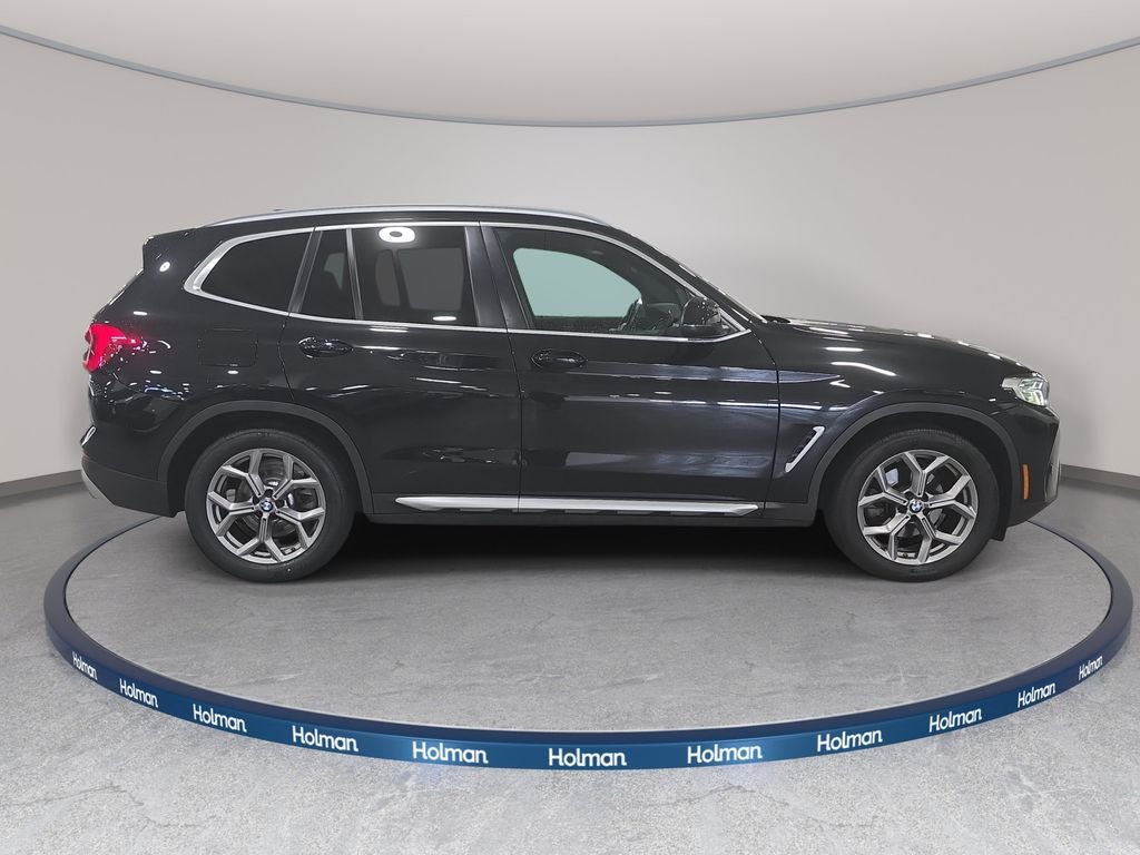 Used 2023 Black Sapphire Metallic BMW sDrive30i image 5