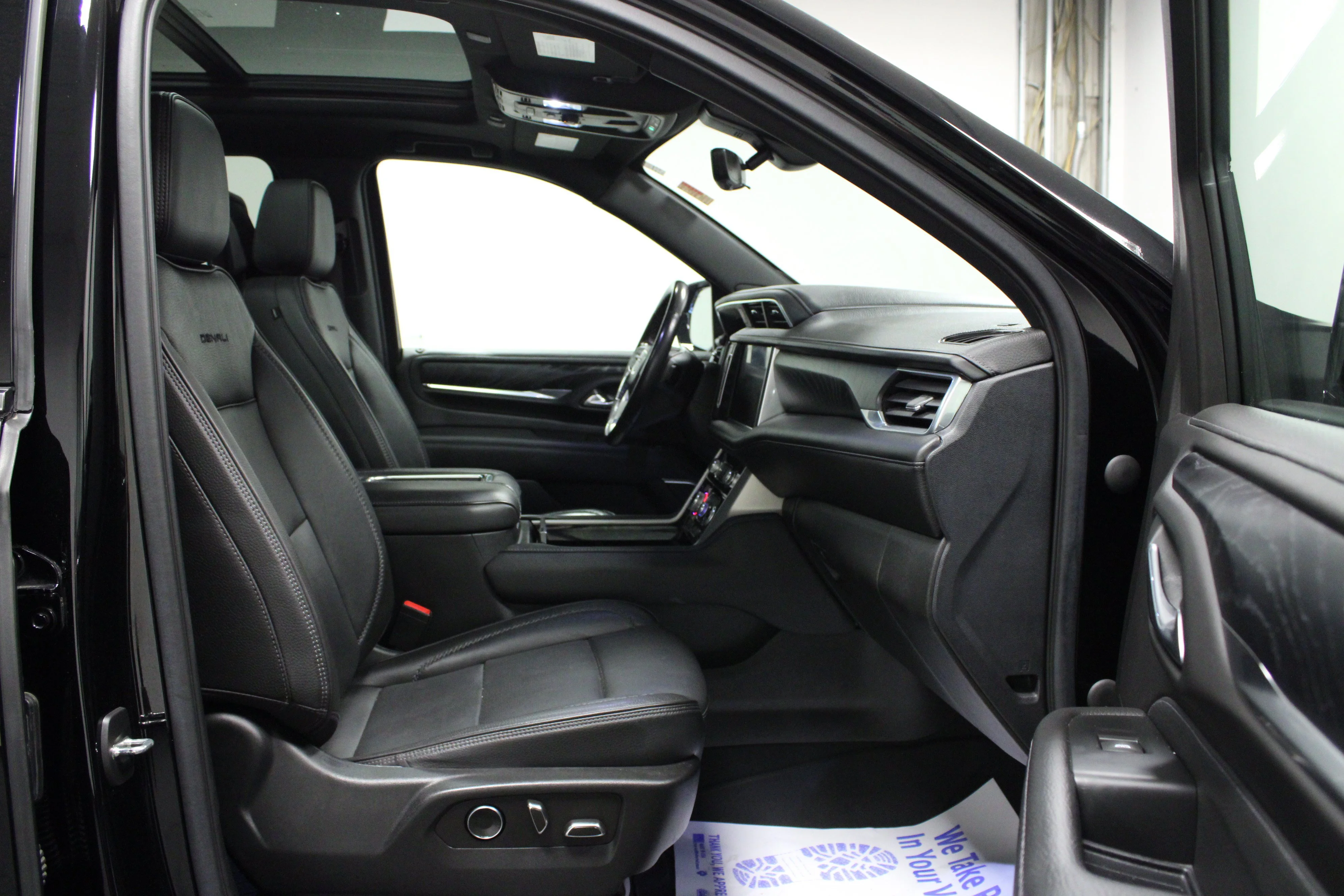 Used 2022 Onyx Black GMC Denali image 18