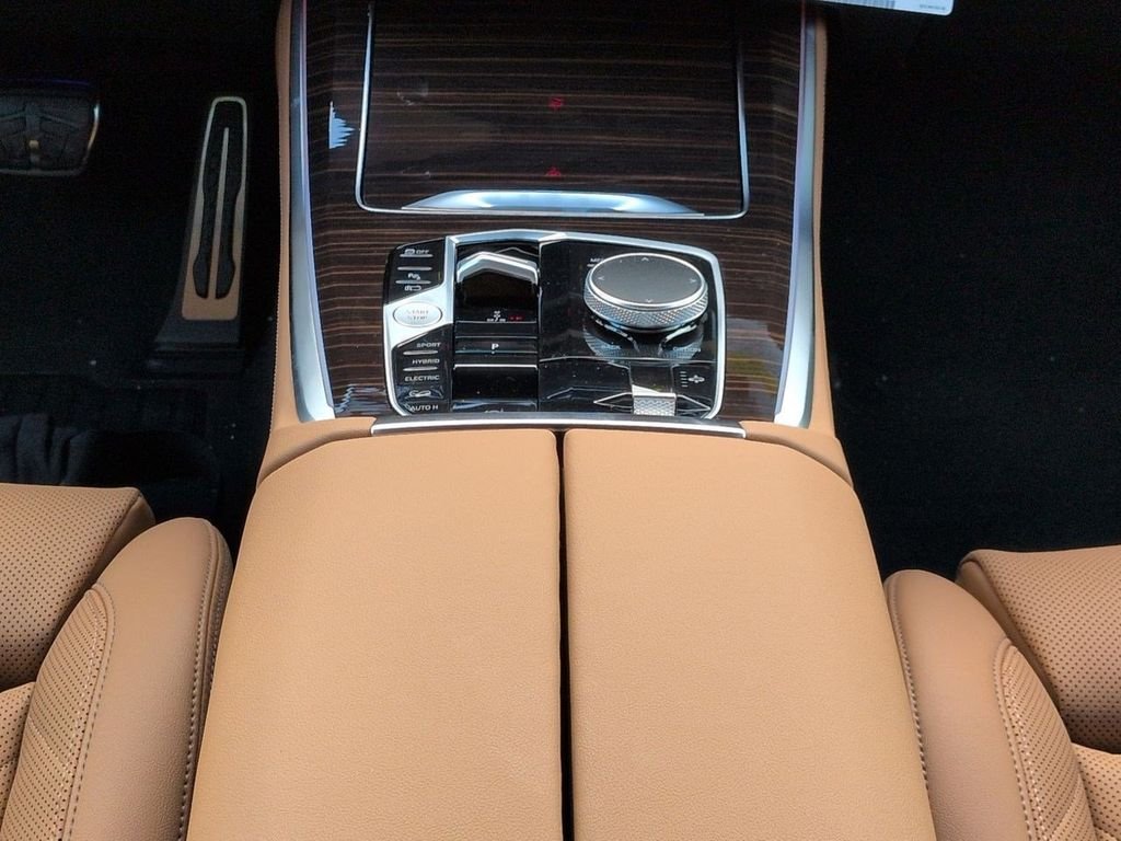 New 2026 Brooklyn Grey Metallic BMW xDrive50e image 19