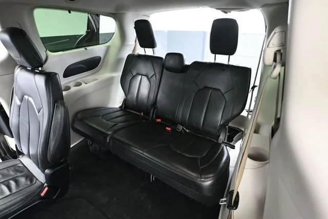 Used 2020 Gray Chrysler Touring L image 28