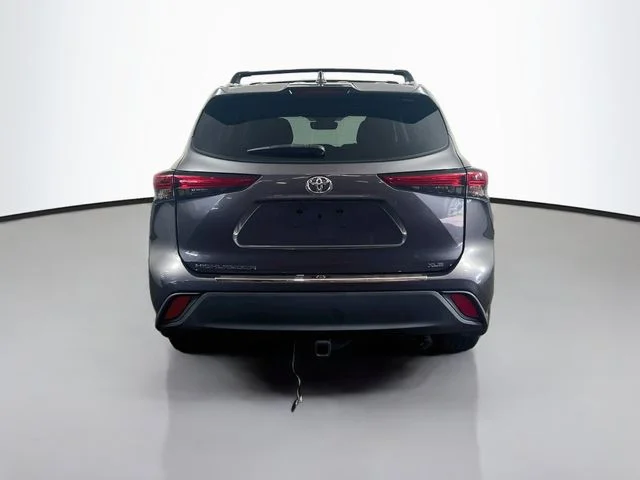 Used 2021 Magnetic Gray Metallic Toyota XLE image 22