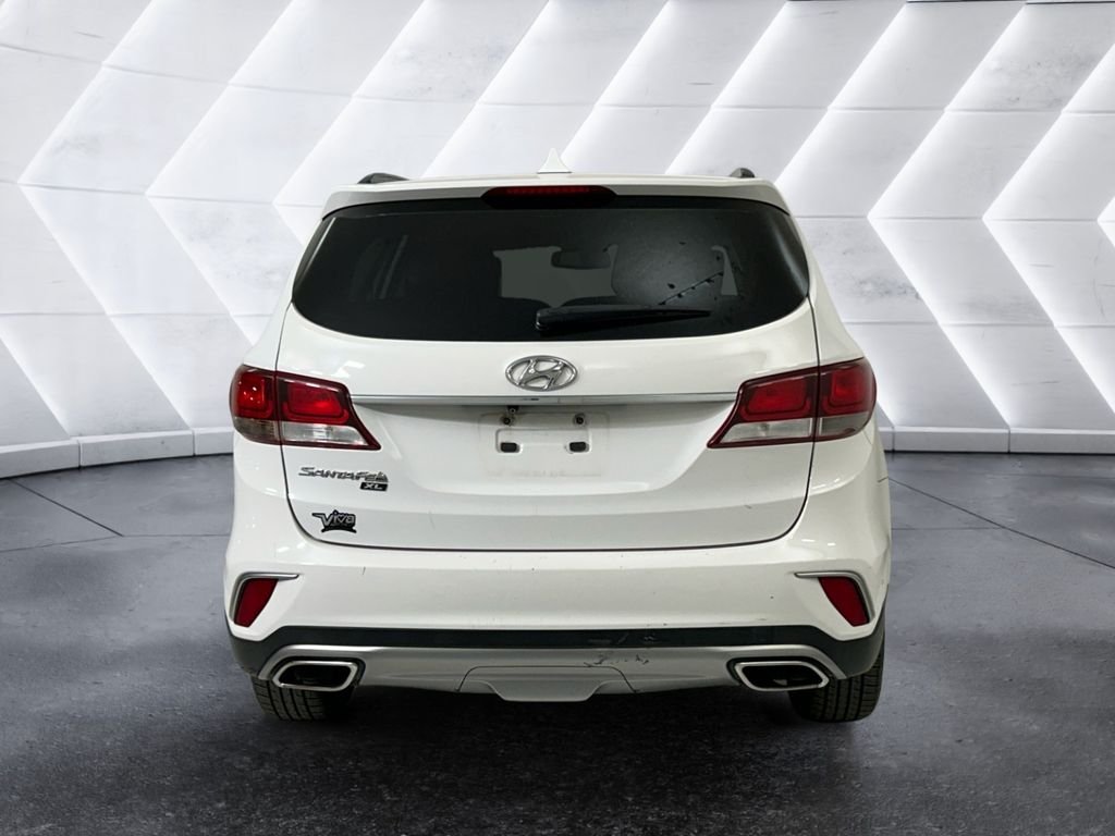 Used 2019 White Hyundai SE image 5