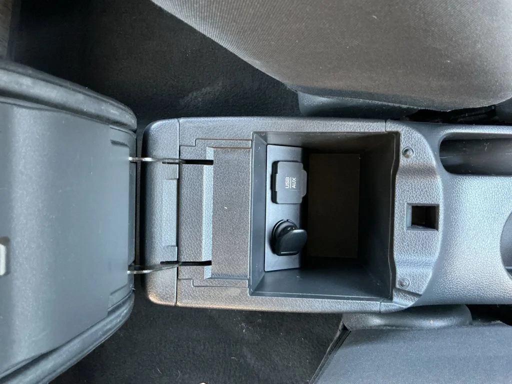 Used 2015 Gray Nissan SV image 27