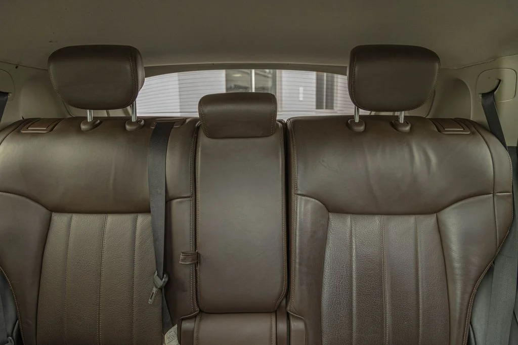 Used 2012 Black INFINITI Base image 16