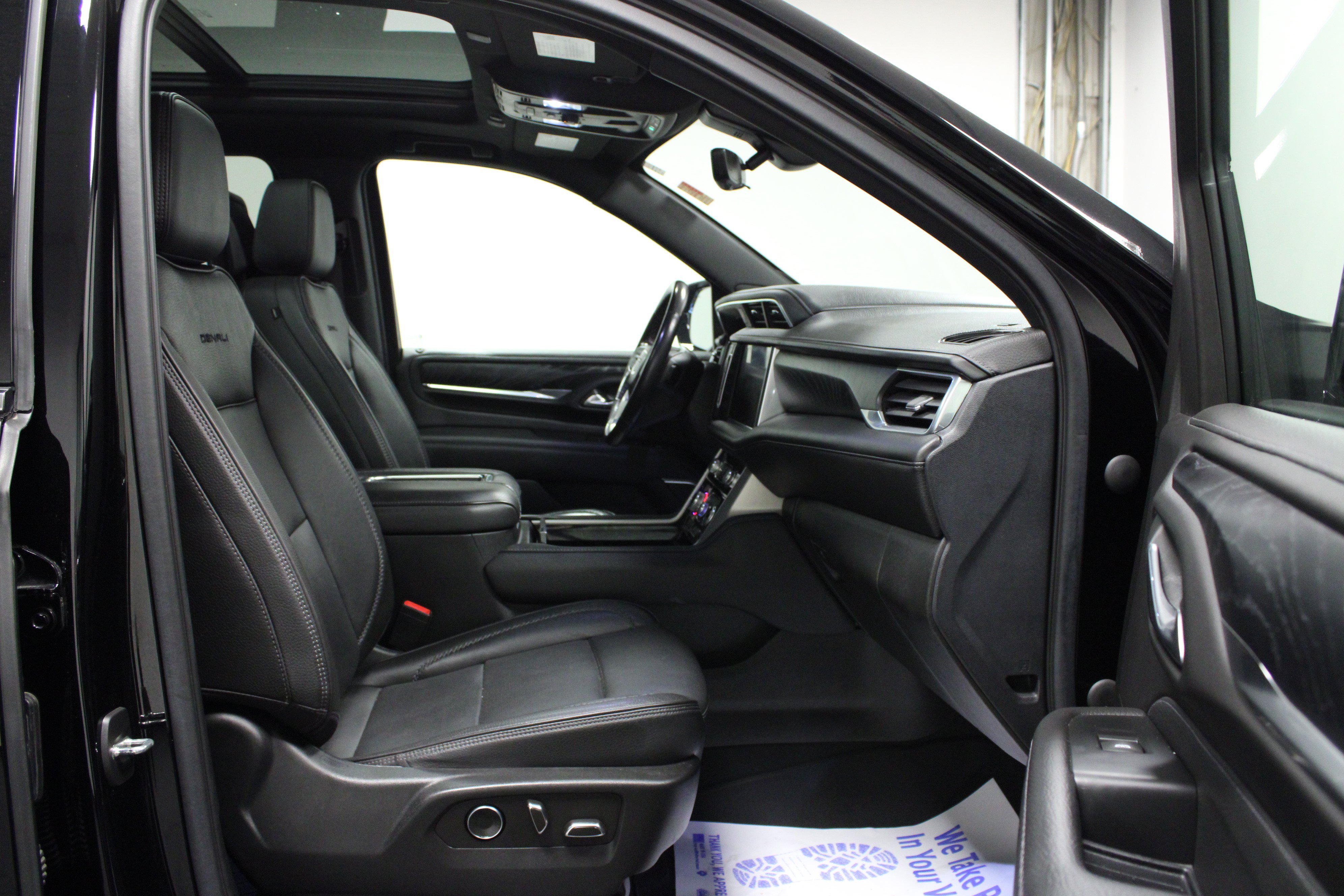 Used 2022 Onyx Black GMC Denali image 18