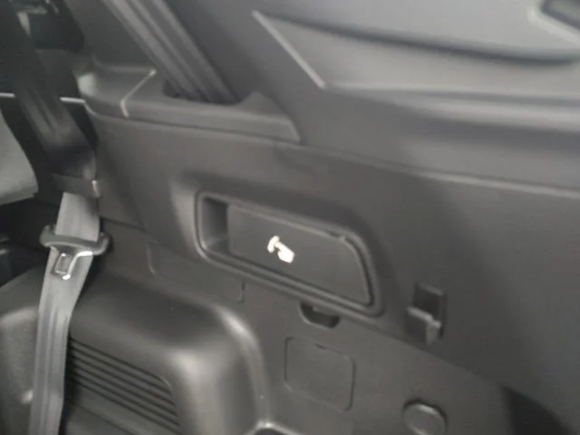 New 2026 Black Mitsubishi ES image 30