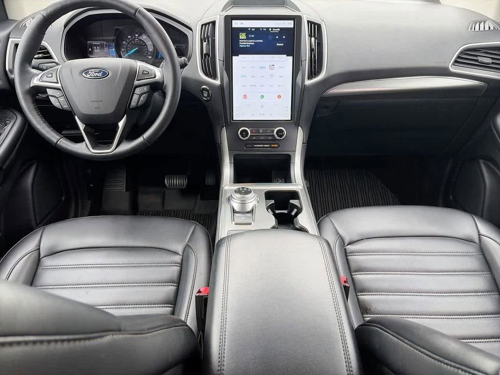 Used 2022  Ford SEL image 10