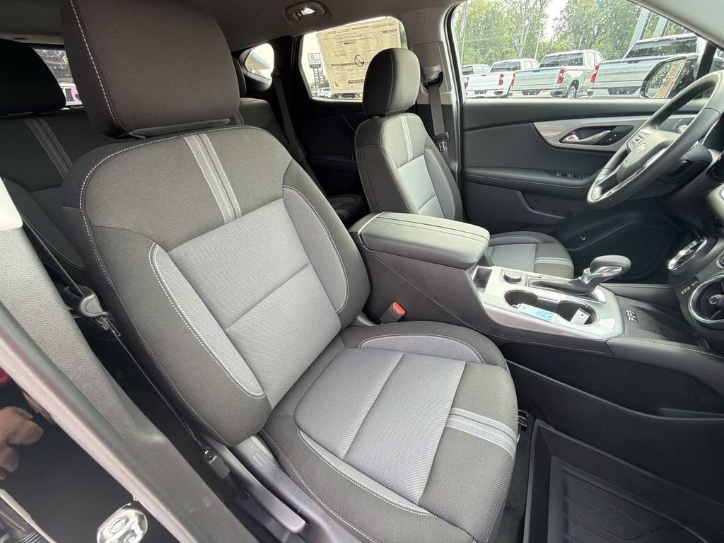 New 2026 Black Chevrolet 2LT image 28
