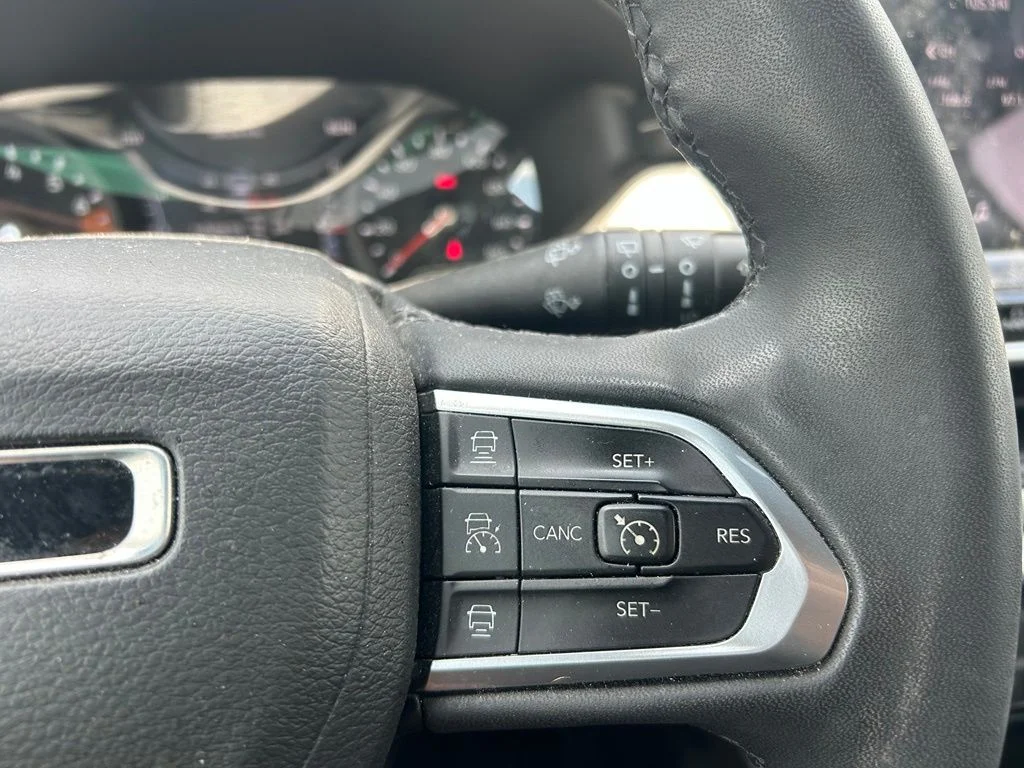 Used 2023 White Jeep Limited image 18