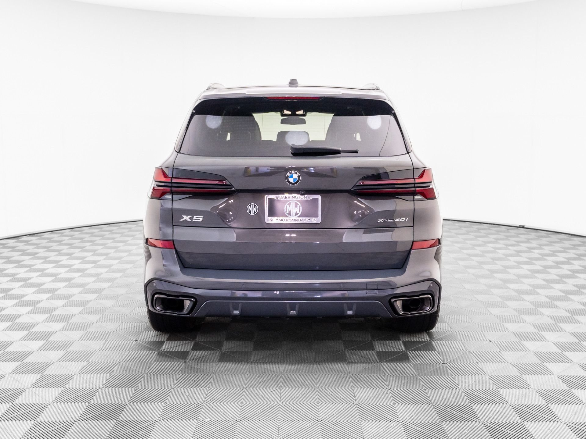 Certified Used 2024 Dravit Grey Metallic BMW xDrive40i image 4