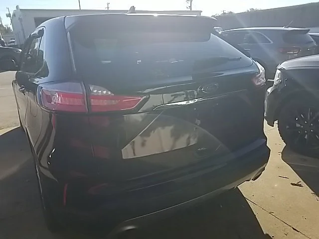 Used 2019 Red Ford SEL image 19