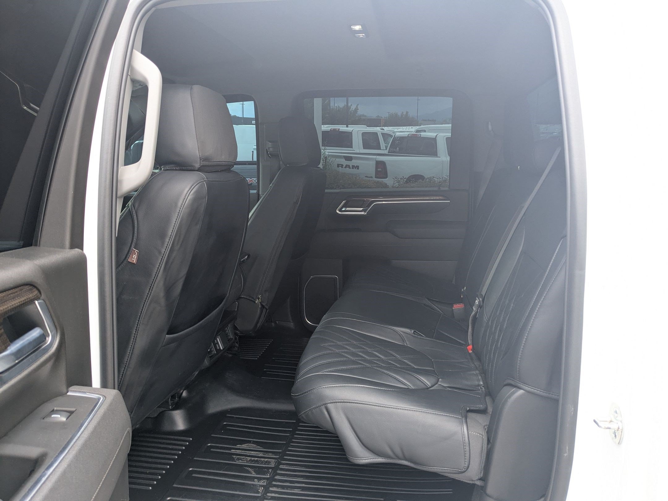 Used 2025 Summit White Chevrolet LT image 28
